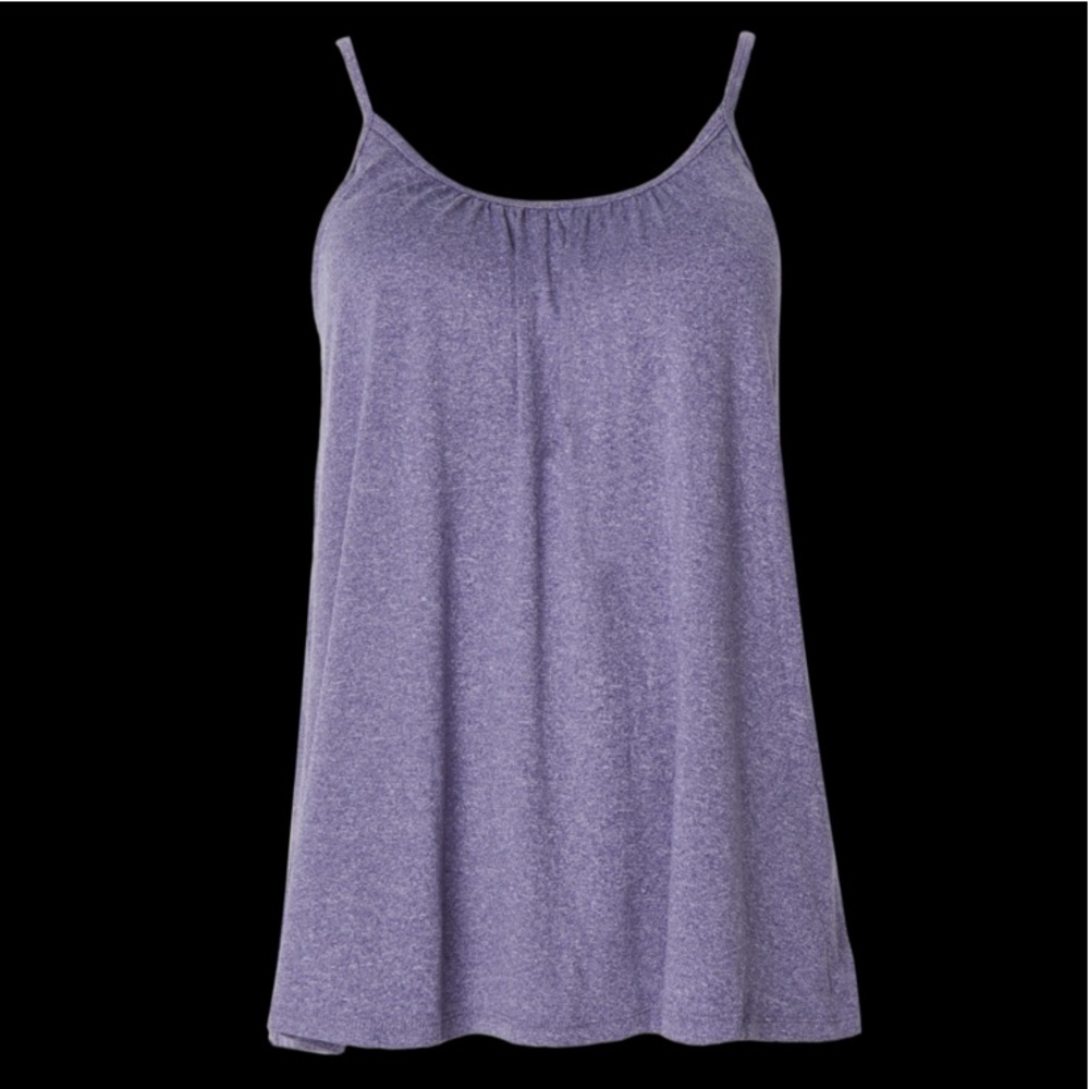 ✨NWT✨👀❄️32 Degrees❄️ Camisole with Built in Bra🌟